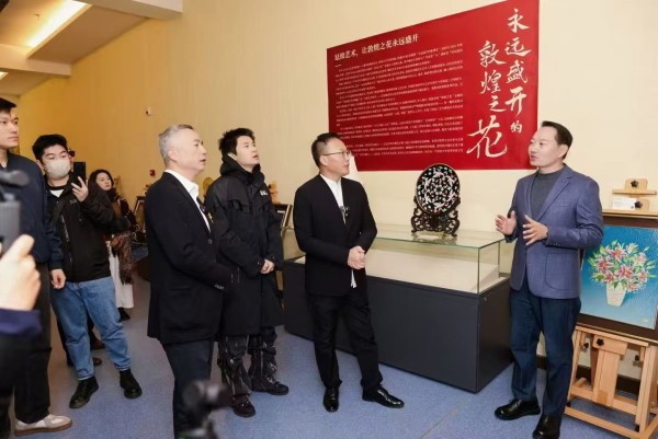 无标�?.jpg 无标�?.jpg
