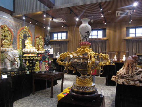Enamel statue Peace in the world struck in the Buddhist Art Exhibition
