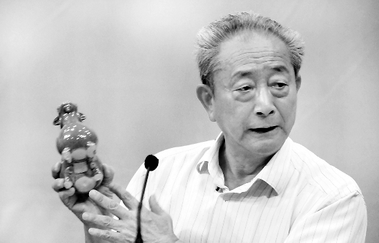 Ye Hongming's eightieth birthday and 55 years for possession of Treasures Exhibition was held grandly