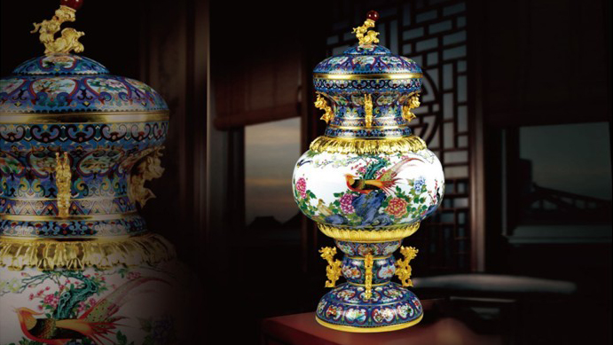 The Beijing Daily reports today: Song Ningjie supervises the manufacture of modern official kiln
